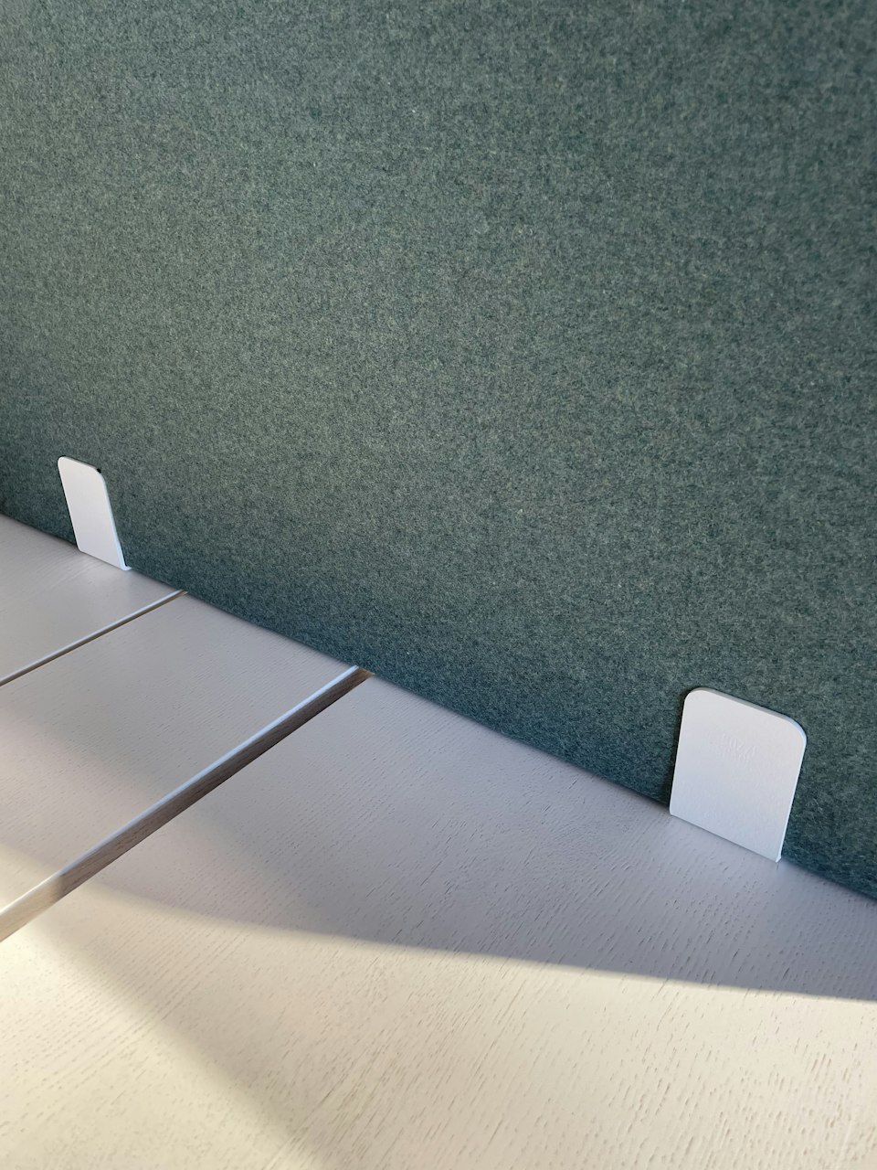 Buzzispace sustainable desk divider
