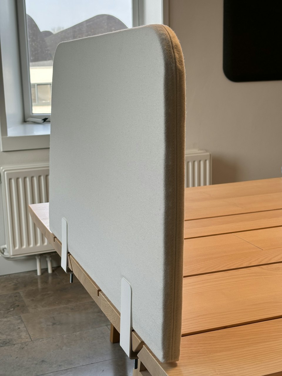 Buzzispace buzziredesk sustainable desk divider