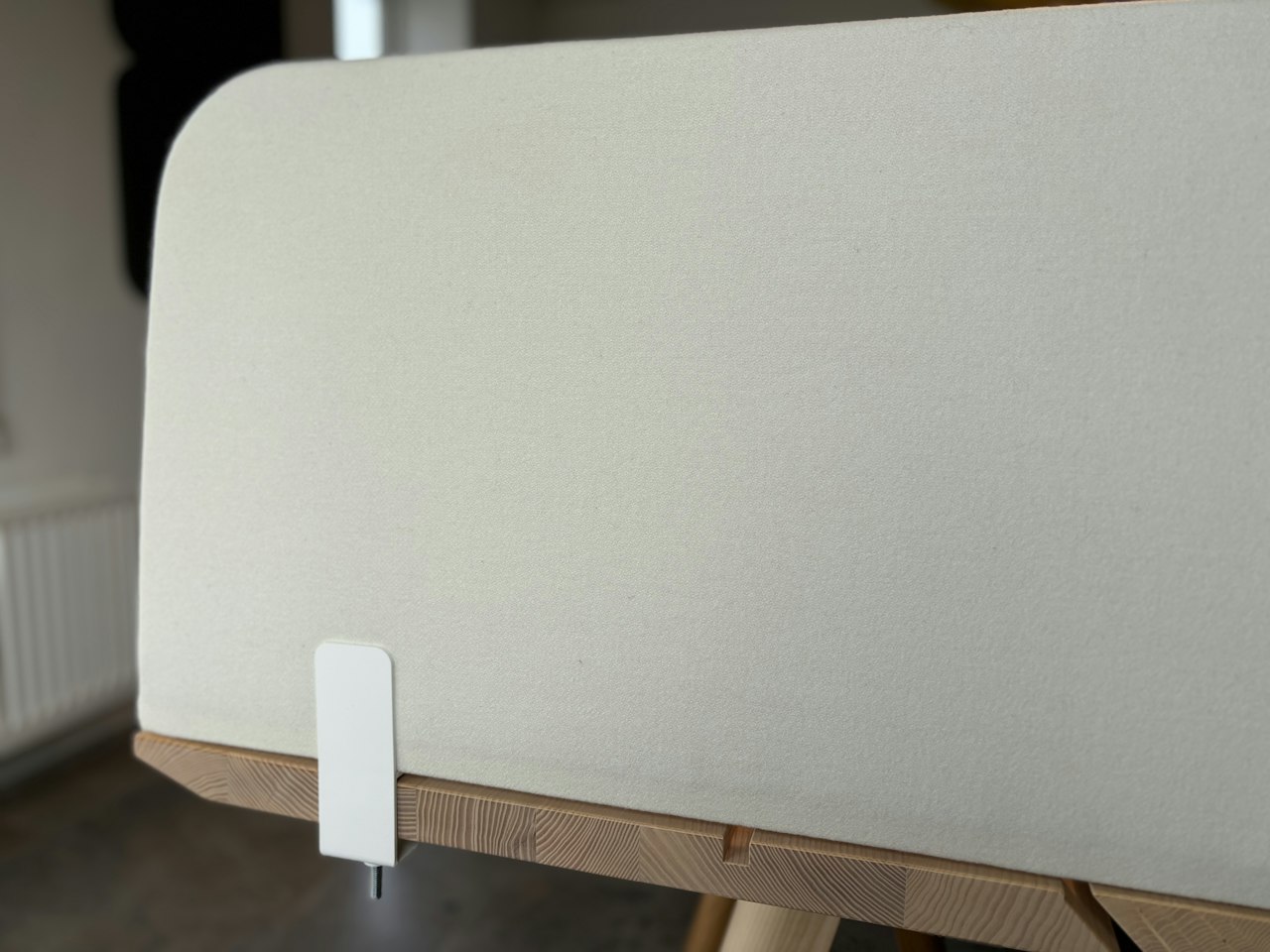 Buzzispace buzziredesk sustainable desk divider