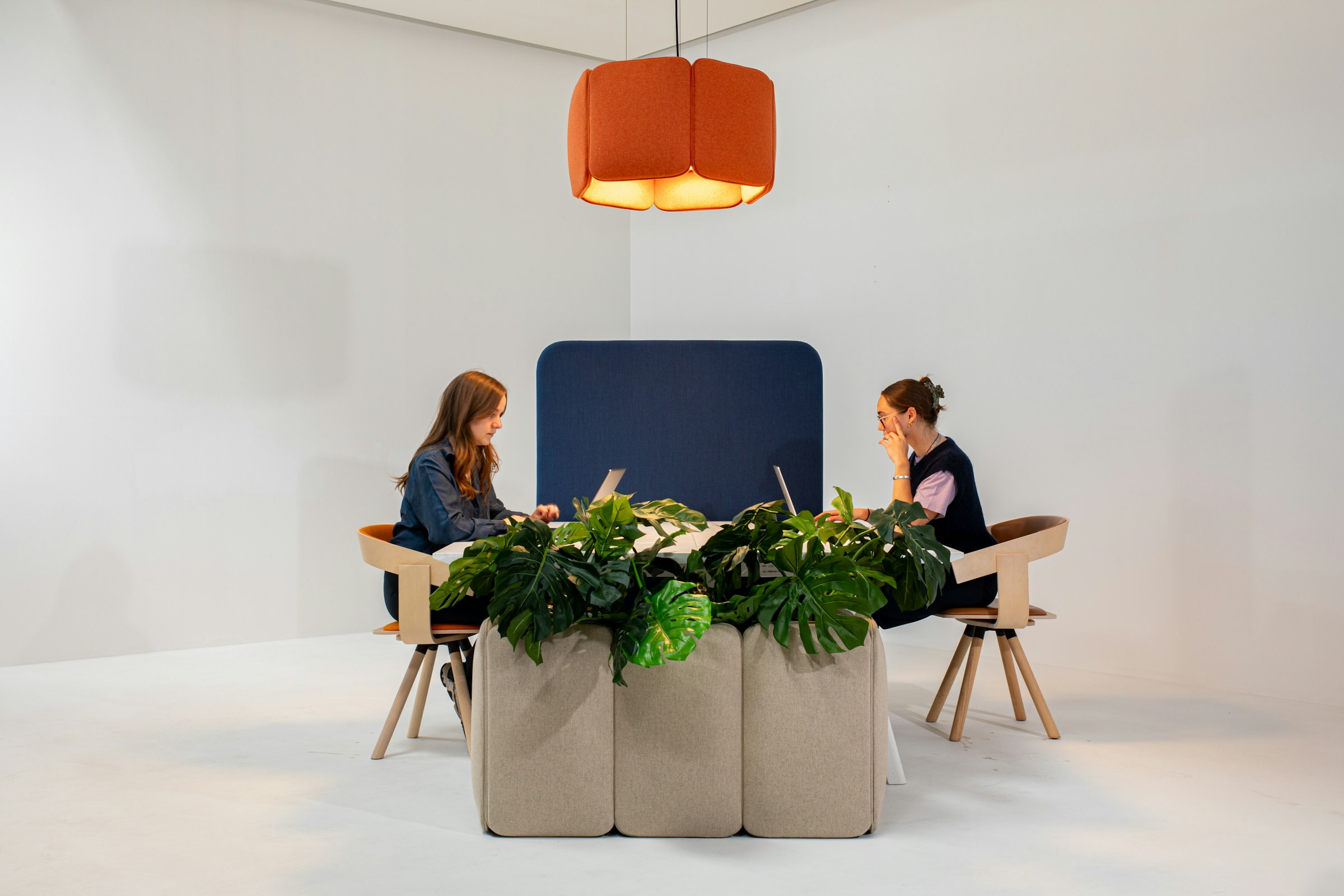 BuzziSpace BuzziChicle Planter Room Divider