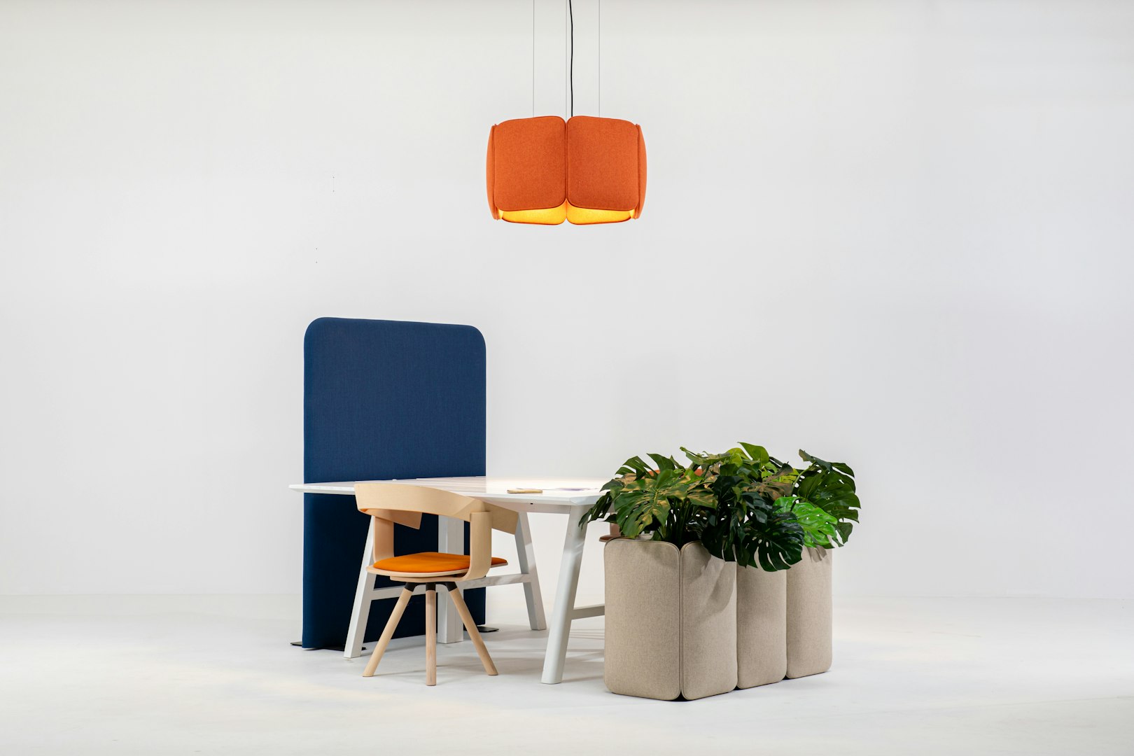 BuzziSpace BuzziChicle Planter Room Divider