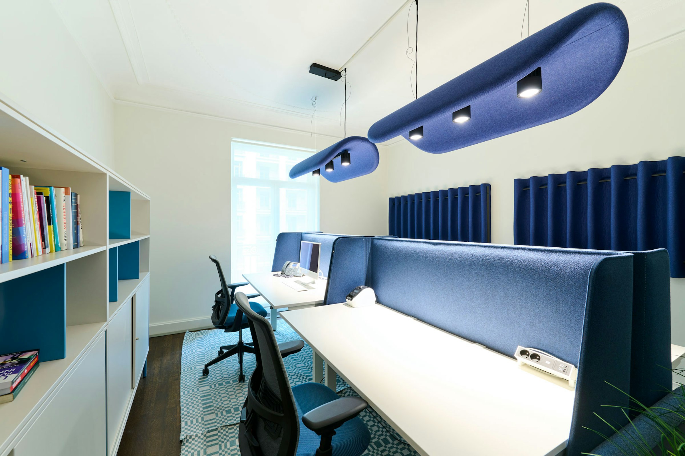 BuzziSpace BuzziChip Acoustic Lighting BuzziChip Medium LED Trio Spot and Fold in a small office